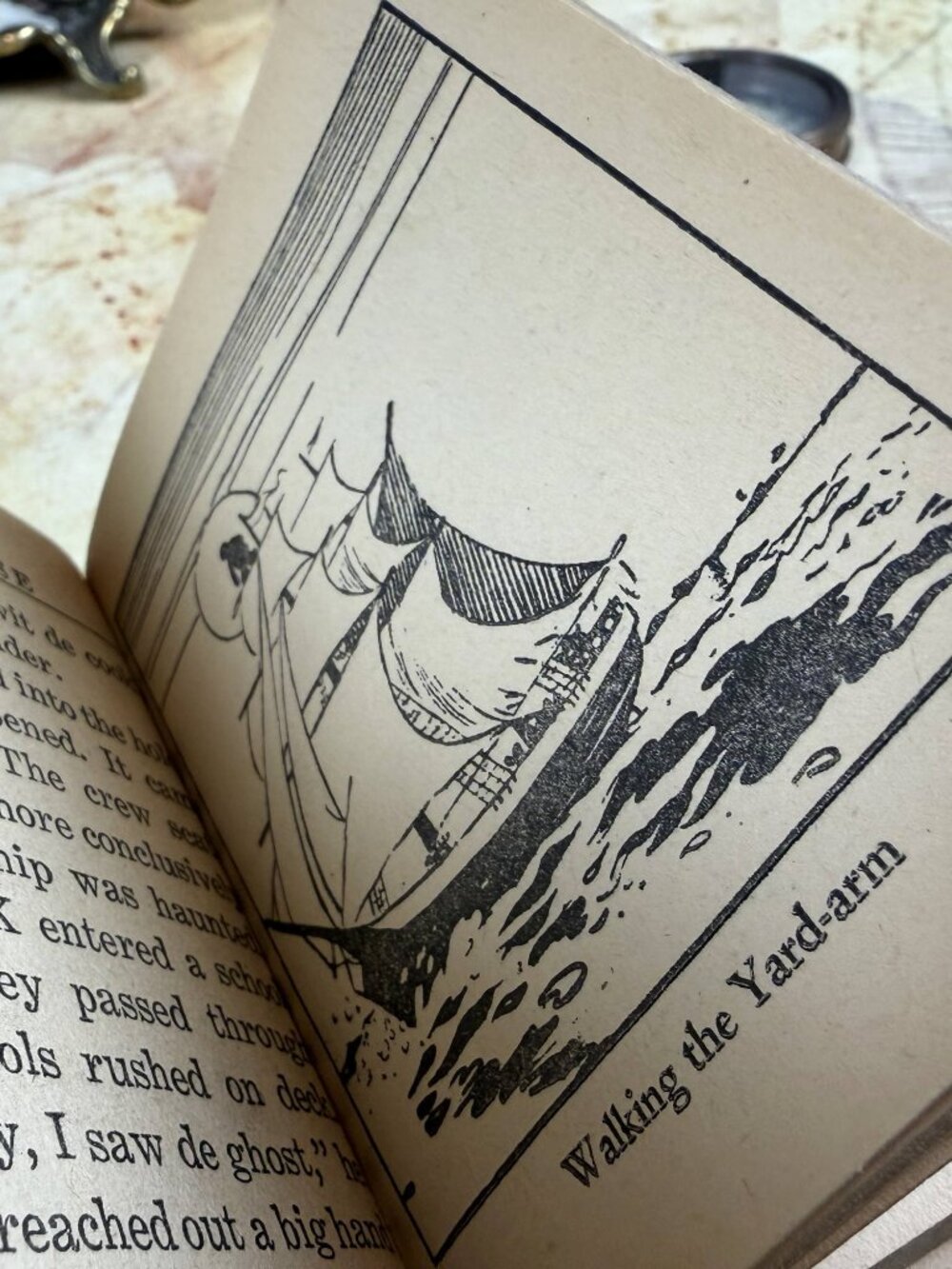 Walt Disney's Mickey Mouse Sails for Treasure Island - Big Little Book #750 1933 - Picture 4 of 14
